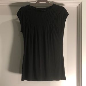 New york and company black sleeveless shirt